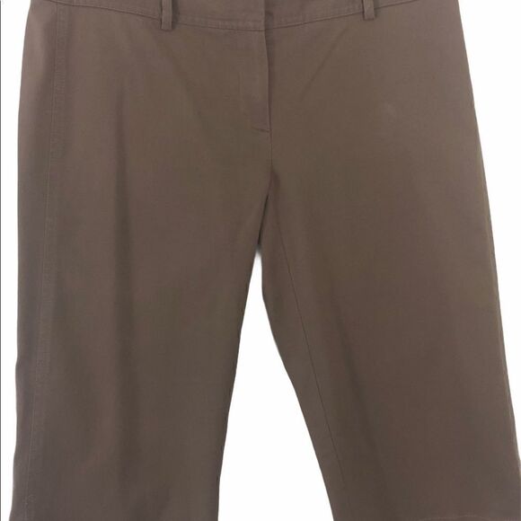 Women’s Classic Flat Front Theory Khaki Shorts 6 - Picture 4 of 4